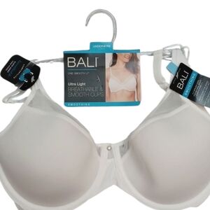 Bali Smoothing bra NWT